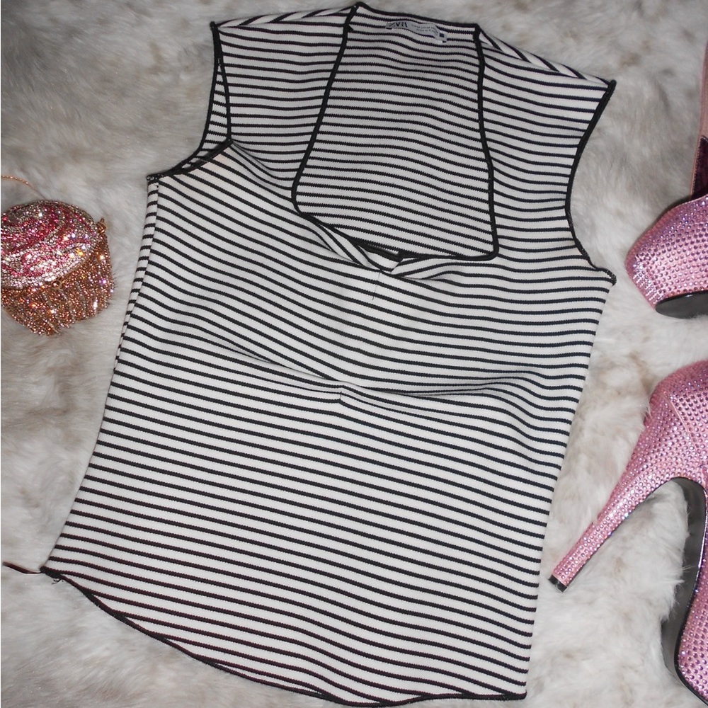 Striped Black white scrunch front sleeveless Zara top